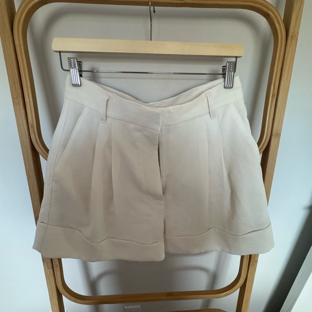 Aritzia Wilfred labyrinth shorts NWOT Birch